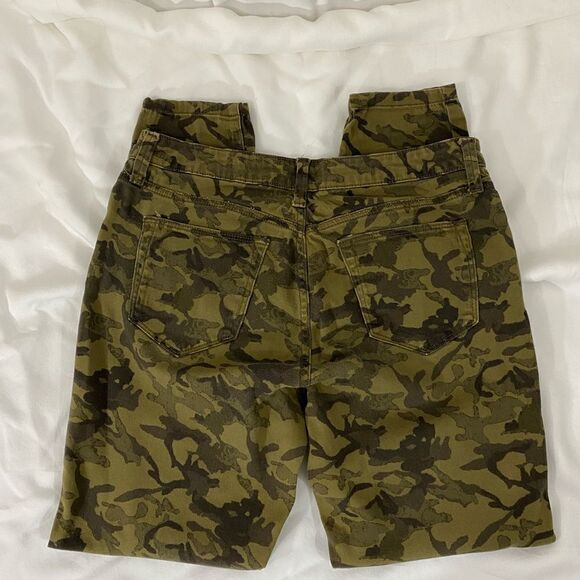 Style & Co Camo Low Rise Jeggings - Picture 4 of 6